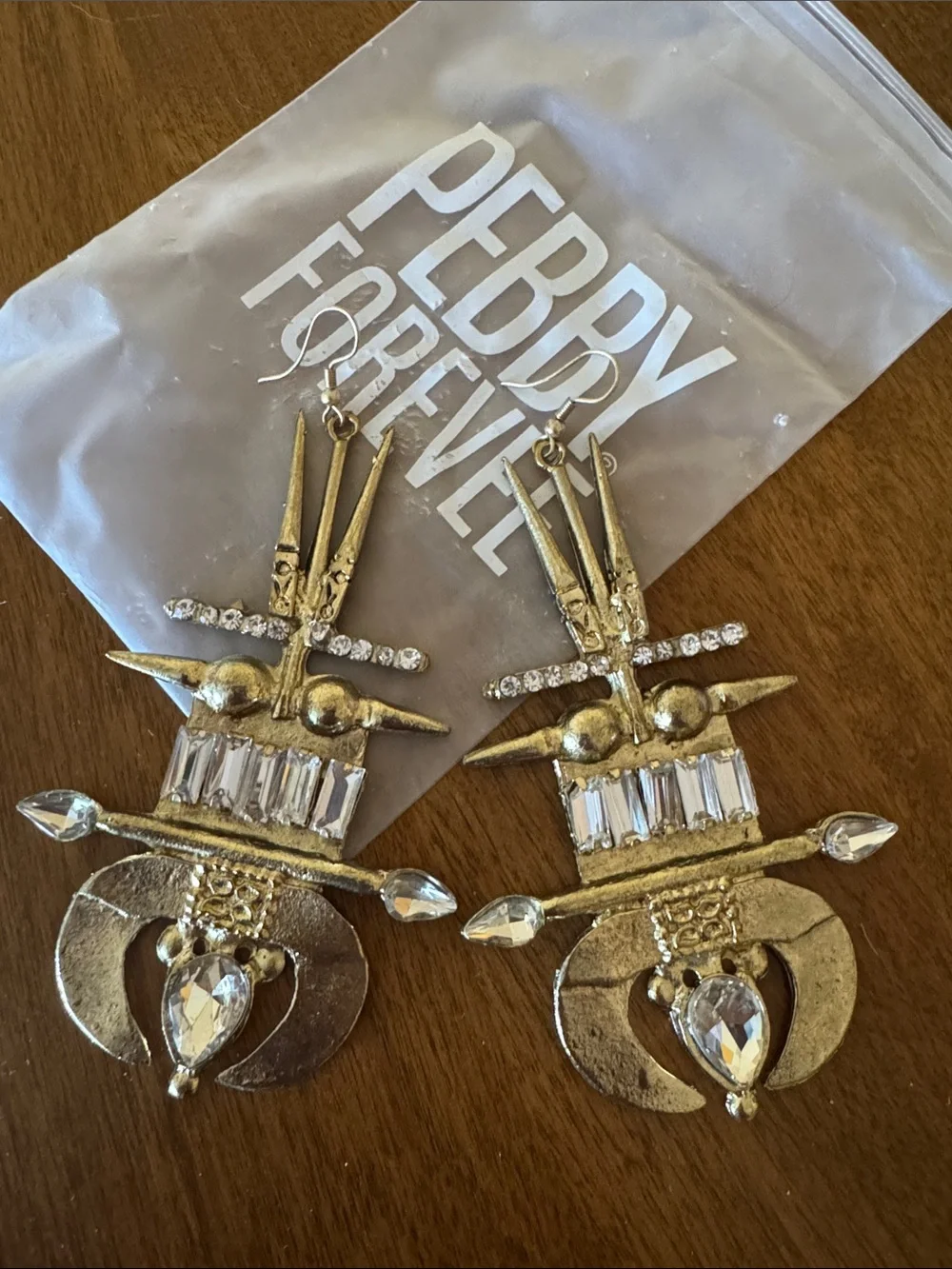Pebby Forevee Gold-tone Crystal Statement Drop Earrings - Picture 1 of 3